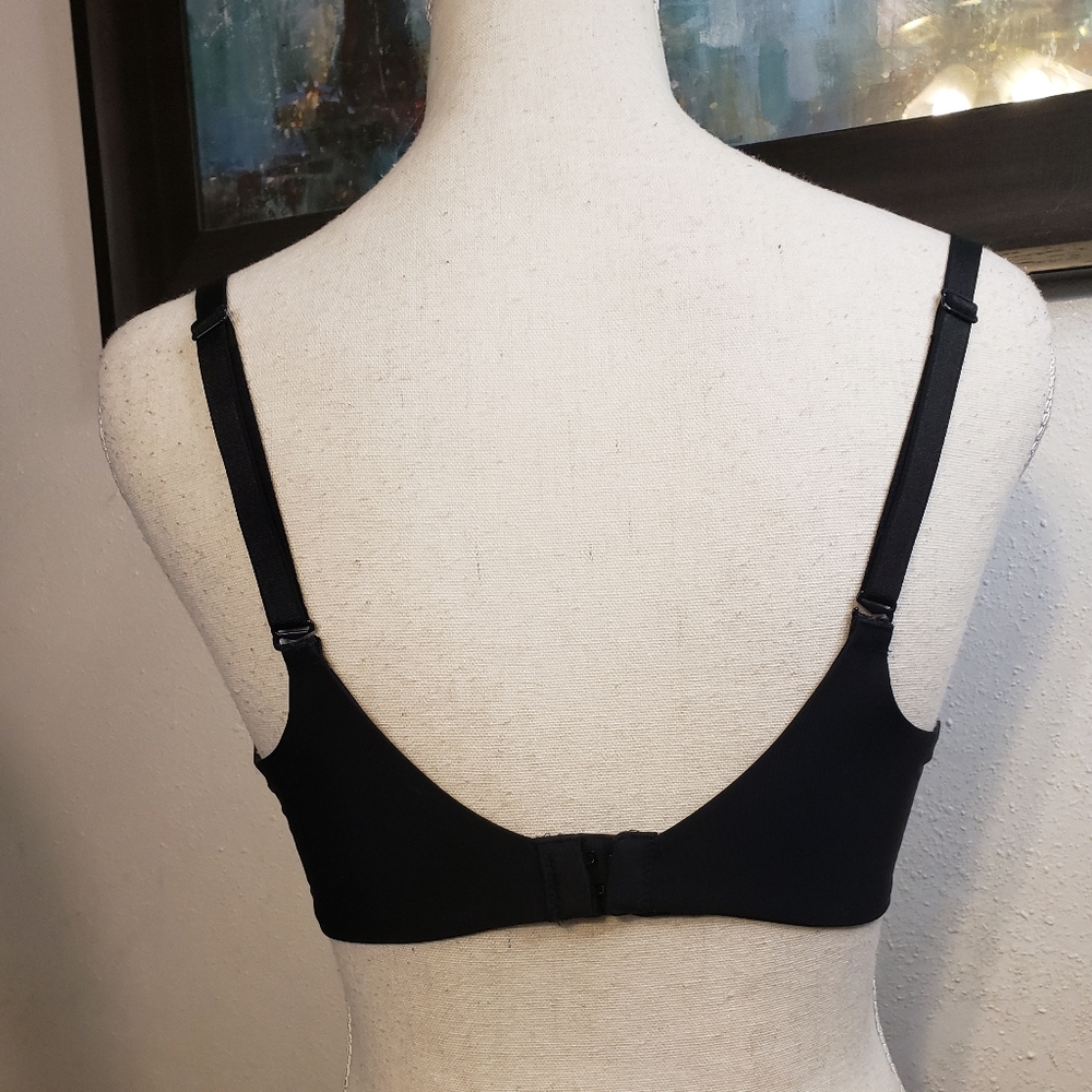 Victoria's Secret Demi Bra - Picture 4 of 7